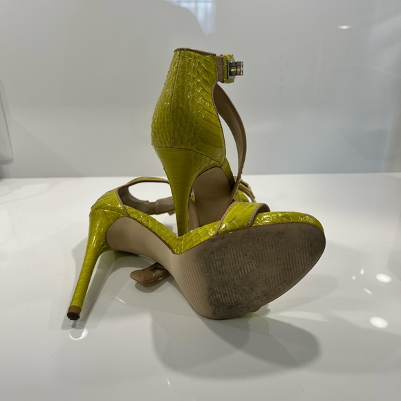 BCBG heels - Picture 2 of 5